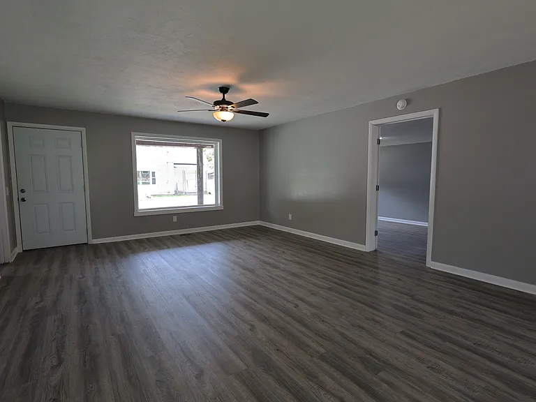 302 Clayton St #1 — Photo 3
