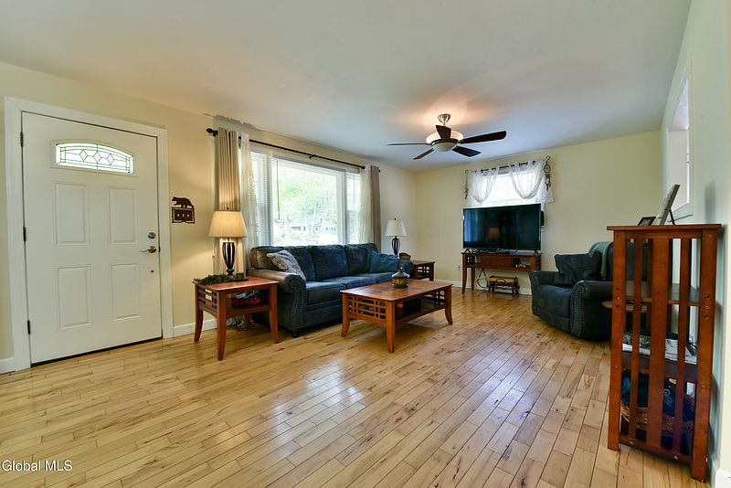 4th image of 5764 Lake Road
