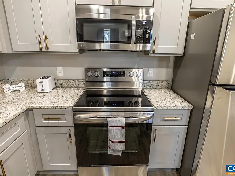 1329 Riverdale Dr #4 — Photo 6