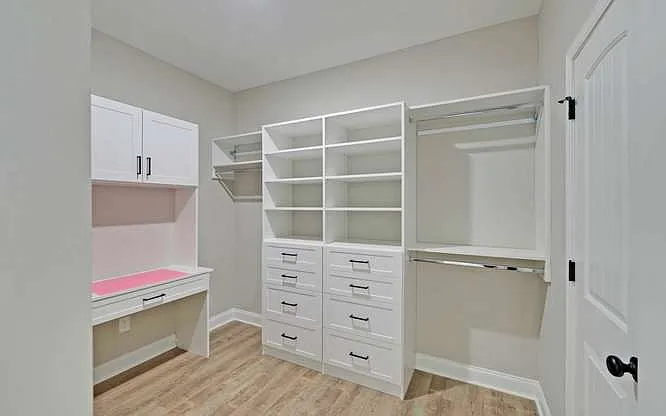 15 Holly St — Photo 21