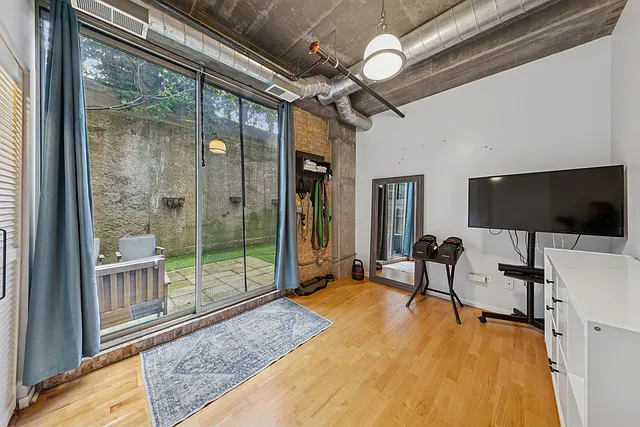 1740 N Maplewood Ave #1222 — Photo 11