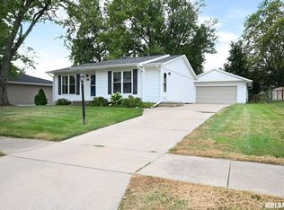 406 Radisson Rd, Marquette Heights, IL 61554