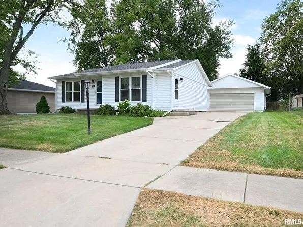 406 Radisson Rd, Marquette Heights, IL 61554
