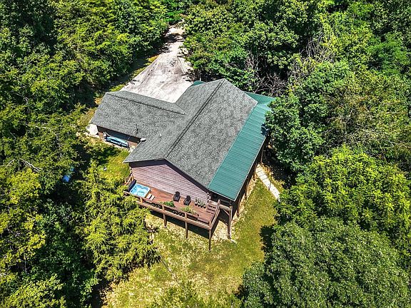 2nd image of 288 Panther Creek Rd
