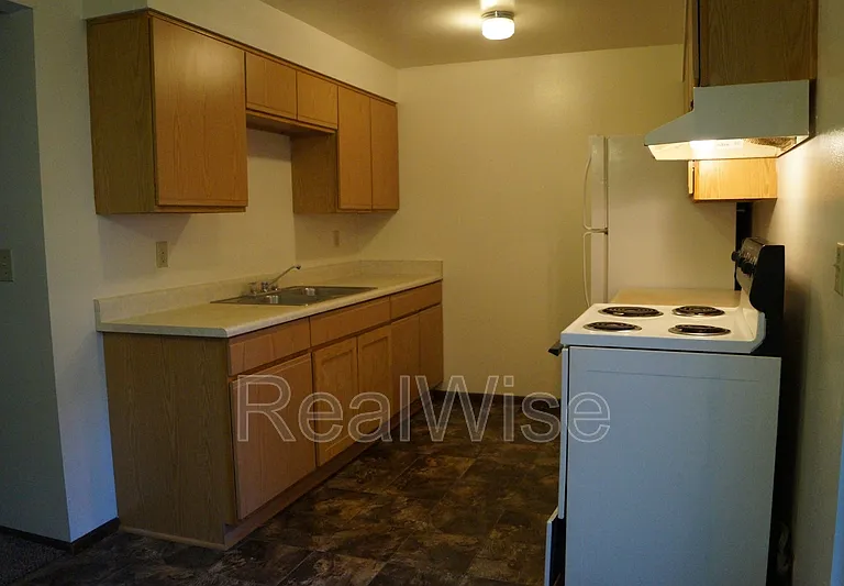 1007 NW C St #B — Photo 9