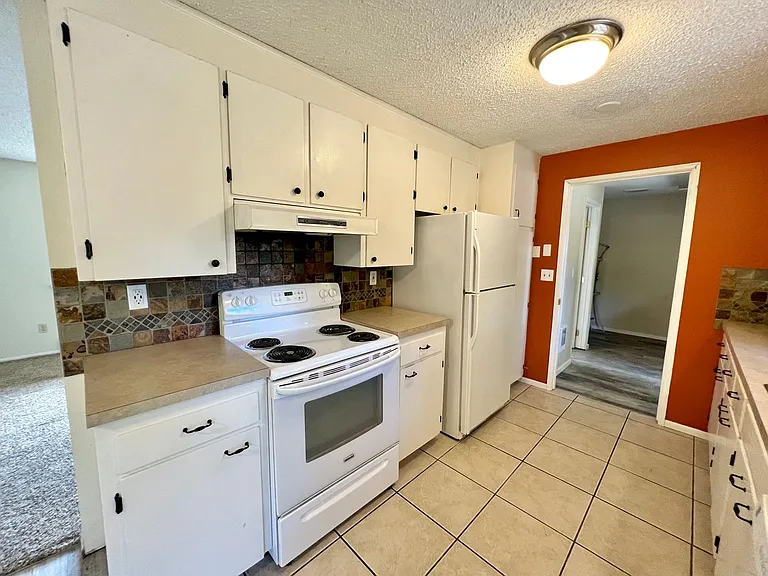 1707 College Pl — Photo 10