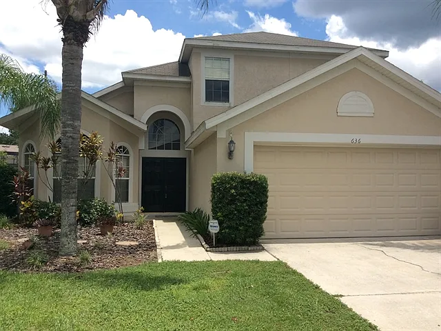 636 Darkwood Ave — Photo 1