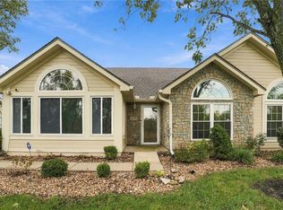6122 NE Kensington Dr, Lees Summit, MO 64064