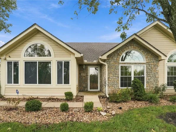 6122 NE Kensington Dr, Lees Summit, MO 64064