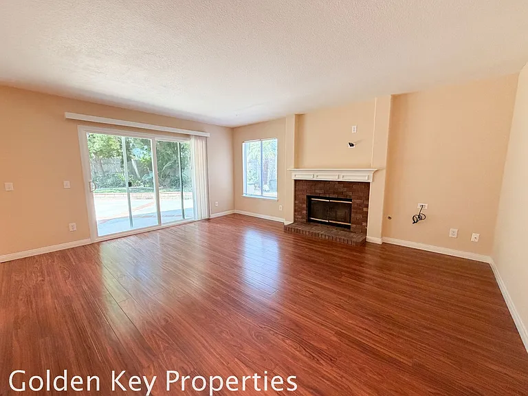 533 Edgewater Ave — Photo 10