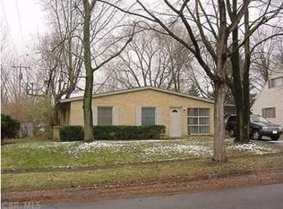 1061 Caniff Rd, Columbus, OH 43221