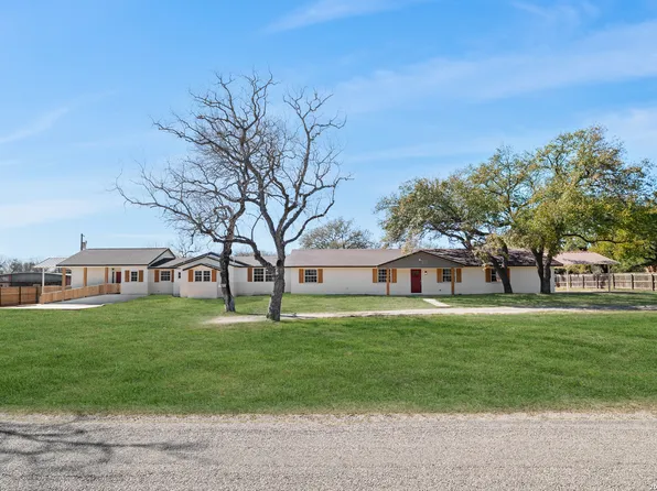 113 CRESTLINE DR, Pleasanton, TX 78064