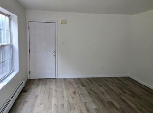 141 Bellemonte Ave APT D-b, Hawley, PA 18428