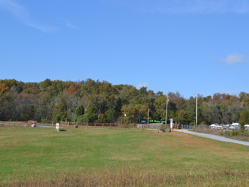 2nd image of Louisville Rd