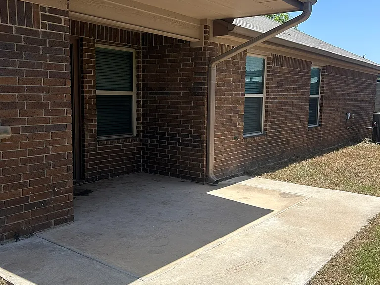 4300 Hunters Place Dr #B — Photo 19
