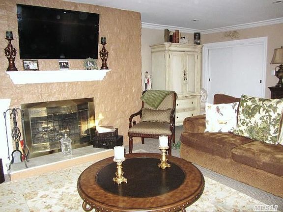 3rd image of 17 Laurel Dr