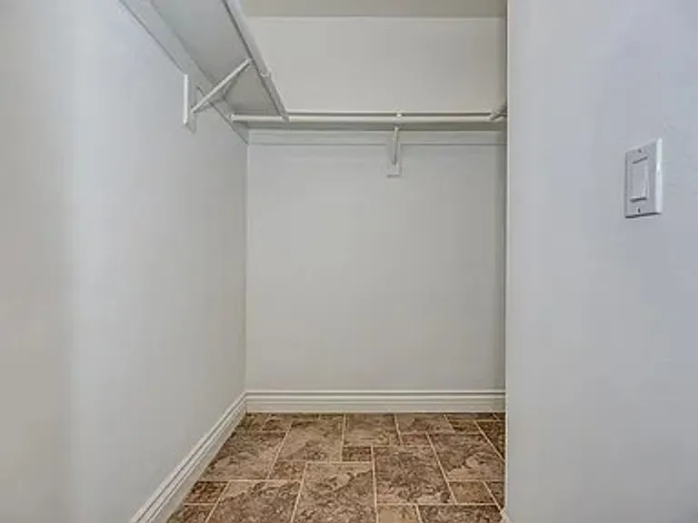 10 Promontory Park — Photo 17
