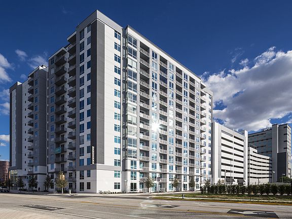 3rd image of 462 N Terry Ave #503