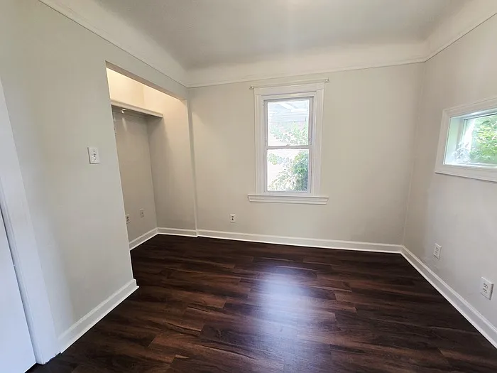 1037 Birchwood Ave — Photo 4