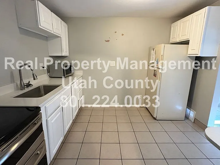 1474 N 375 W — Photo 2