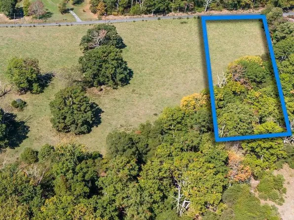 1 Egypt Bend Rd, Luray, VA 22835