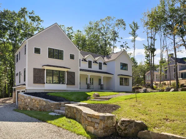 71 Oakwood Drive, Kennebunkport, ME 04046