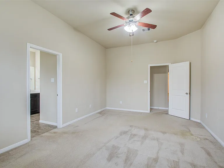8710 Austin Thomas Dr — Photo 17