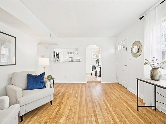 3rd image of 3409 Somme Ave