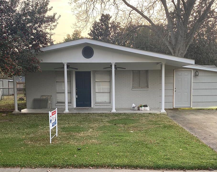 1114 Pear St, Vidalia, LA 71373 Zillow