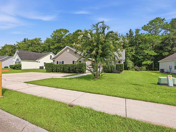 2nd image of 2748 Woodcreek Ln.