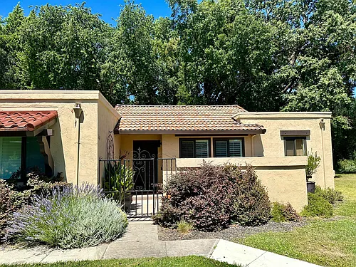 104 La Mancha Dr #104 Photo 1