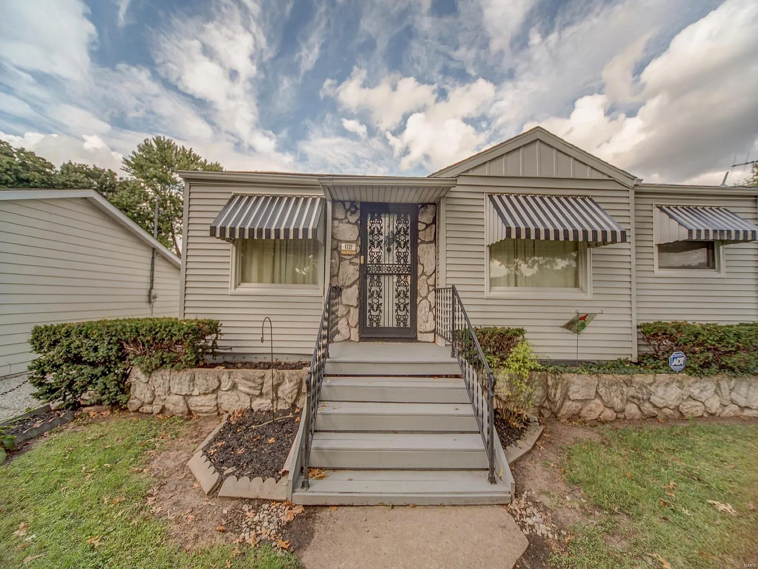 1721 Moro Ave photo 1