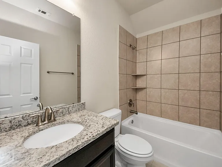 28215 Shorecrest Ln — Photo 37