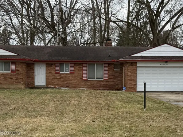 1095 Cora Dr, Flint, MI 48532