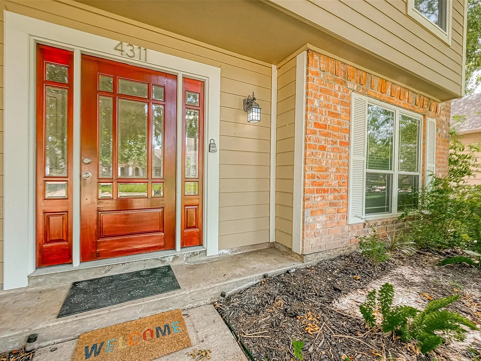4 bed, 2.5 bath, 2424 sqft, $2,995 — Photo 4