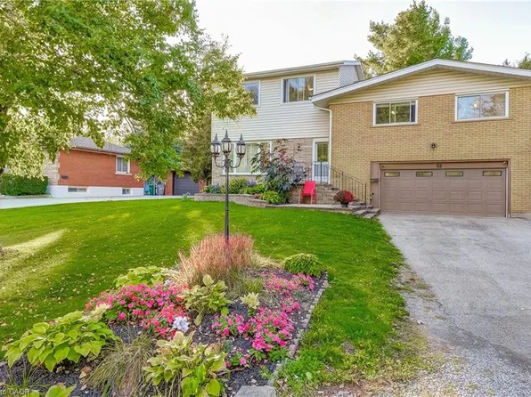68 Aldercrest Ave, Hamilton, ON L9B 1L4