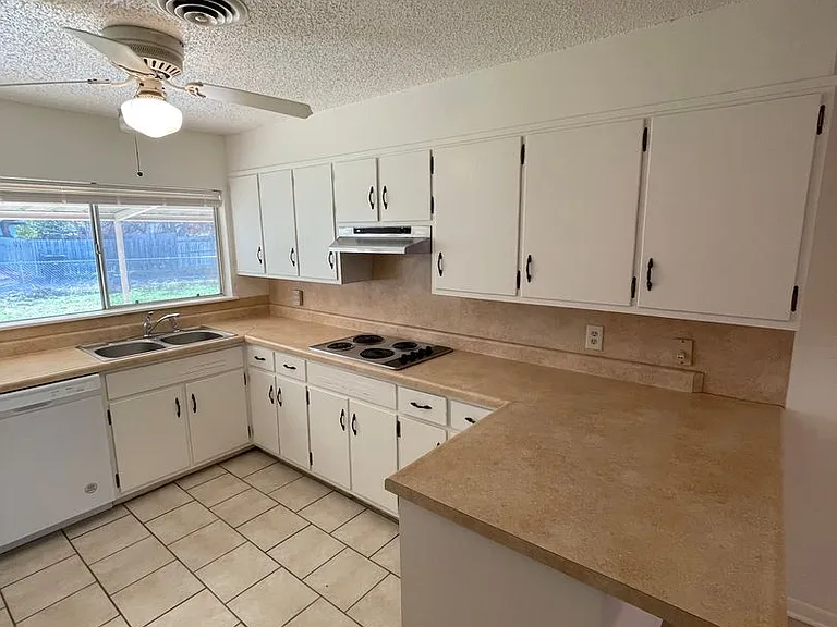 210 Frederick Rd — Photo 6