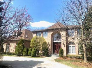 925 Barberry Rd, Highland Park, IL 60035