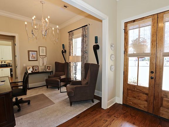 5th image of 215 Breezy Hill Dr