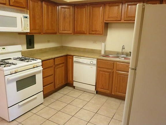 2nd image of 1115 Holiday Ln APT 7