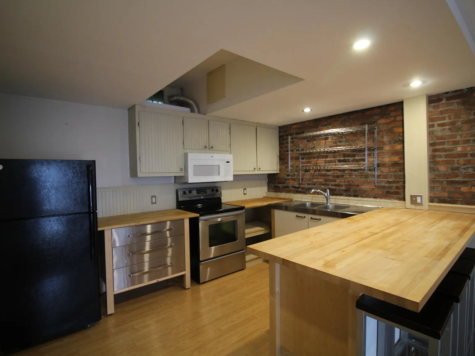 13 Thompson St — Photo 2