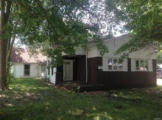 716 W Mill St, Staunton, IL 62088