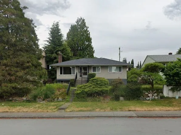 6127 Buchanan St, Burnaby, BC V5B 2S4