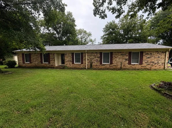 21 Camellia Dr, Jackson, TN 38301