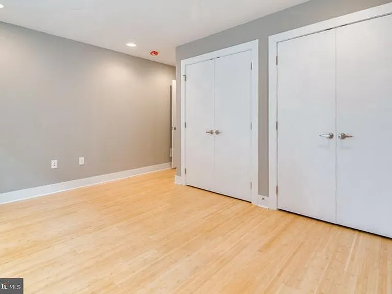 133 E Allen St — Photo 20