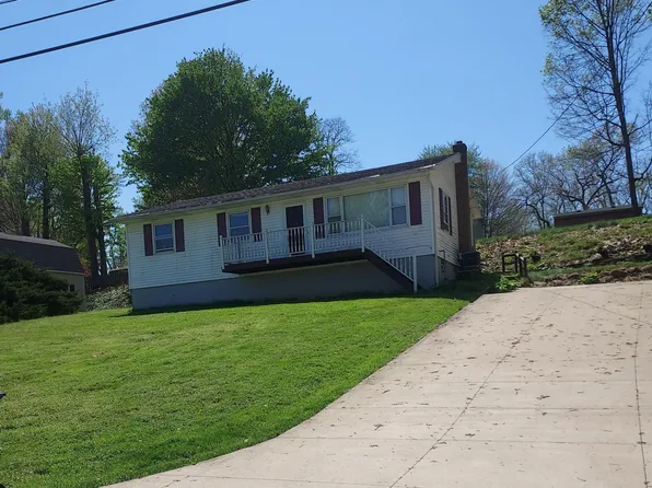 1990 Connect Rd, Barberton, OH 44203