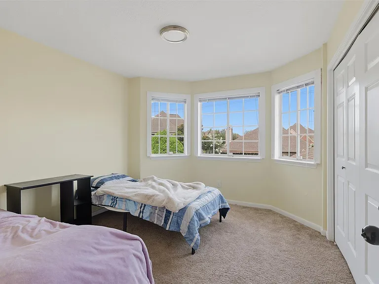 2114 Gentryside Dr — Photo 21