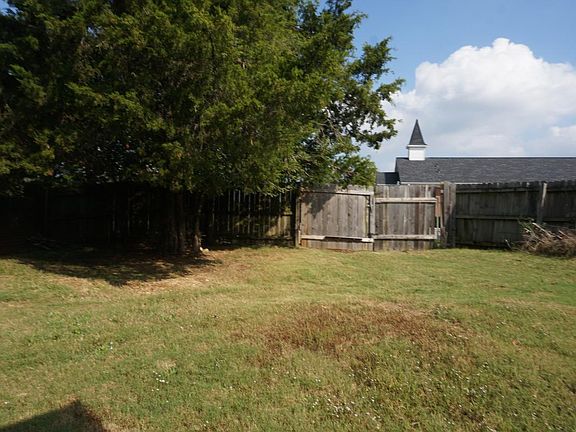 5th image of 632 Ashley Glen Cir