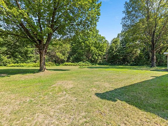 5th image of 57954 Pear Rd