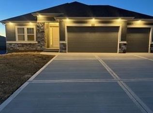 8216 NW 89th Ter, Kansas City, MO 64153